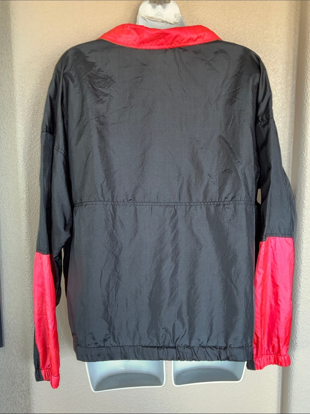 COLUMBIA Windbreaker Jacket Women's XL, black, neon orange/green trim, zips. EUC - Picture 6 of 15